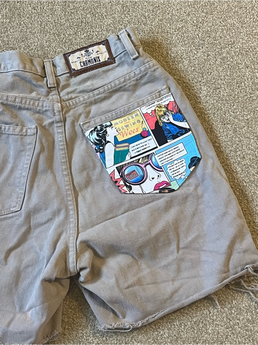 Vintage | Neutral Chino Shorts with Colorful Comic-Print Back Pocket